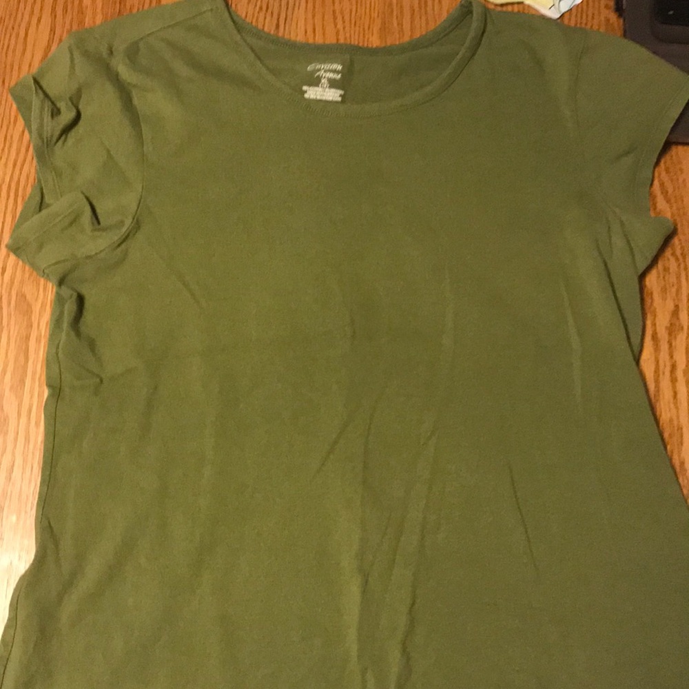 XL cap sleeve shirt Green